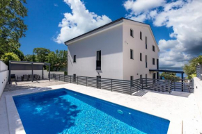 Pool Apartments with Sea View - Happy Rentals
